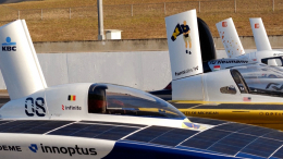 Гонки автомобилей на солнечных батареях проходят в Австралии