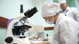 Молодые врачи в России получат наставников