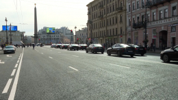 Невский проспект снова открыт для автомобилистов