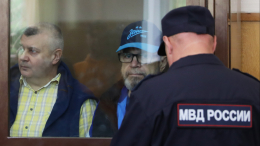 Обложили данью бизнес: за что судят трех генералов полиции из Петербурга