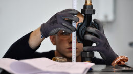 Ничто не заменит человека: биолог назвал самую перспективную профессию