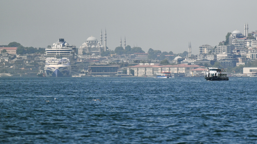 Свечников при заплыве в Босфоре отправился в другую от финиша сторону