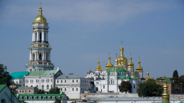 Другого места не нашли: в Киево-Печерской лавре устроили выставку 3D-моделей