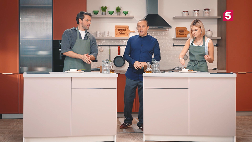 Гости выпуска: Евгений Попов и Дарья Победоносцева