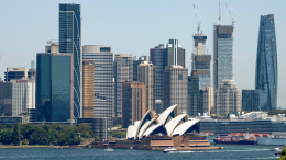 Машина протаранила ворота консульства России в Сиднее