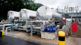 «Похоже на подчинение»: отказ от российских энергоносителей привел к зависимости Европы от США