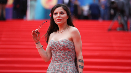 «Хочу больше путешествовать»: дочь Орнеллы Мути планирует приобрети жилье в России