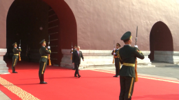 Владимир Путин прибыл на парад в Пекине