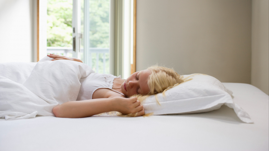 Каждый в своей кровати: как раздельный сон укрепляет отношения