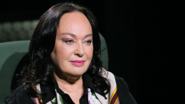 «Мне 30 лет»: Лариса Гузеева поделилась пикантной фотографией