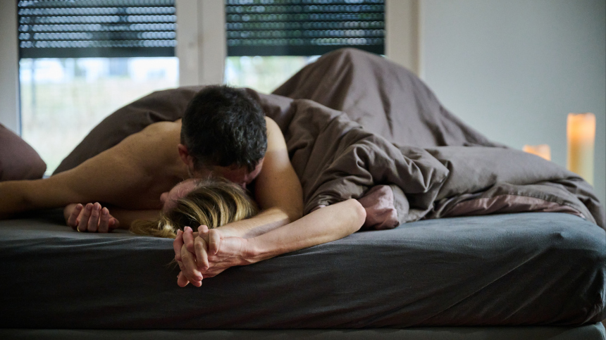 Россиян призвали осенью заниматься сексом каждый день ради здоровья