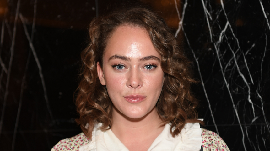 Актрису Аглаю Тарасову задержали в Домодедово с наркотиками