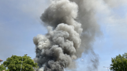 Столб дыма в небе: в Индиане вспыхнул пожар на химическом заводе
