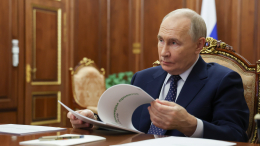 Песков раскрыл предпочтения Путина в фильмах и сериалах