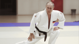 Песков рассказал о регулярных занятиях Путина спортом