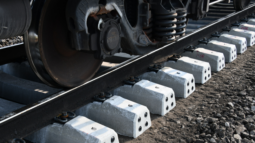 Поезд с боеприпасами сошел с рельсов в Швеции