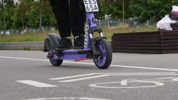 Самокатчик погиб под колесами трамвая в Красносельском районе Петербурга