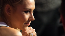 Беременную Анну Курникову застали на шопинге в Майами