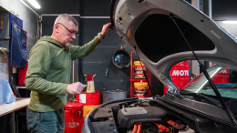 Половина автосервисов в России не принимает запчасти клиентов для ремонта