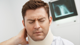 Не всем йога одинаково полезна: при каких болях от занятий лучше отказаться