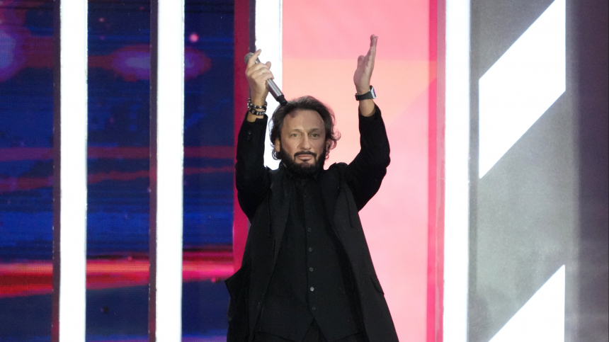 «Не получилось»: у Стаса Михайлова появилась созданная нейросетью песня