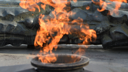 Вандалы приготовили яичницу на Вечном огне в Челябинской области