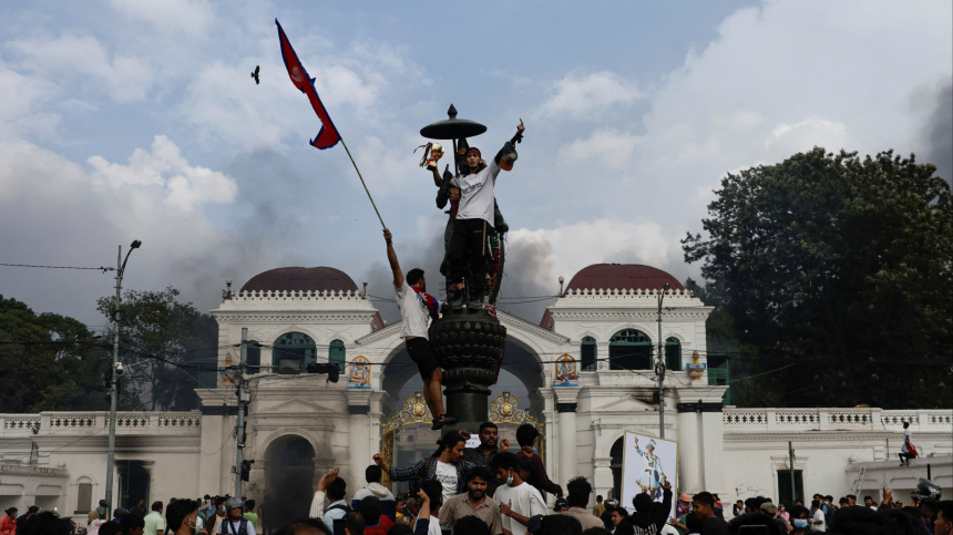 Союз туристов рассказал о судьбе россиян, отдыхающих в Непале во время протестов