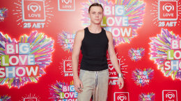 Поцелуи — табу, тиктоки — можно: Ваня Дмитриенко поставил условие Анне Пересильд