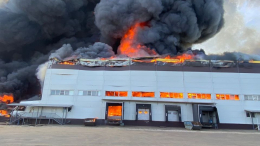 Крупный пожар вспыхнул на складе в Подмосковье — в огне 15 тысяч «квадратов»