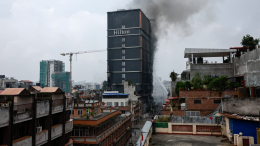 Названный «символом роскоши в сердце Катманду» отель сгорел в результате поджога