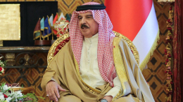 Посольство Бахрейна в РФ опубликовало кадры проезжающего королевского кортежа с российским Aurus во главе