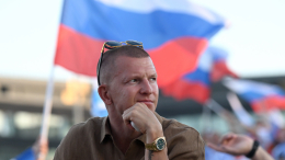 Пашу показал Путину подаренные Владивостоку арт-объекты