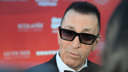 Лариса Долина два месяца жила с Александром Буйновым и его женой в одном доме