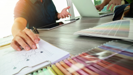 Pantone предсказал цвета весенних коллекций на неделе моды в Нью-Йорке