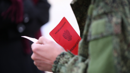 С октября власти повысят оклады военным и сотрудникам некоторых госорганов