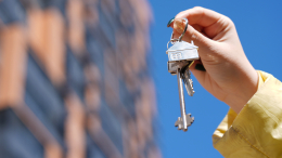 В России предложили выдавать бесплатное жилье учителям со стажем более 25 лет