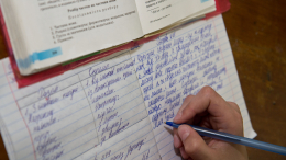 Платить или не платить за оценки: как замотивировать ребенка во время учебы