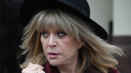 Инородная артистка: Алла Пугачева подала голос из эмиграции