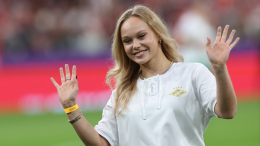 Российская гимнастка Мельникова завоевала золото на турнире в Париже