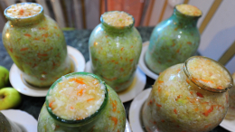 Огурчики или помидорчики? Какие закрутки чаще всего готовят на зиму россияне