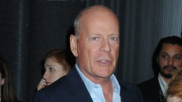 «Потрясающий подарок!» — жена Брюса Уиллиса определила его в отдельный дом