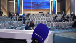 Путин поручил правительству и своей администрации подготовить новую прямую линию