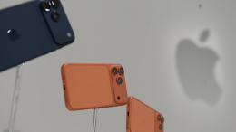 Проверка на прочность: в сети появились кадры краш-теста нового iPhone роботами