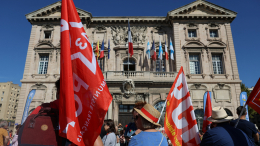 «Мы против правительства»: тысячи французов вышли на улицы