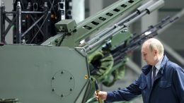 Путин посетил выставку на «Мотовилихинских заводах» в Перми