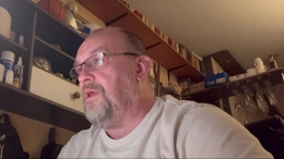 «Она сумасшедшая»: отец Яниса Тиммы оскорбил Седокову