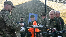 Путин похвалил военных за разработку новой машины с антидроновой защитой