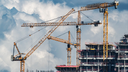 Застройщикам в России разрешат переносить сроки ввода жилья