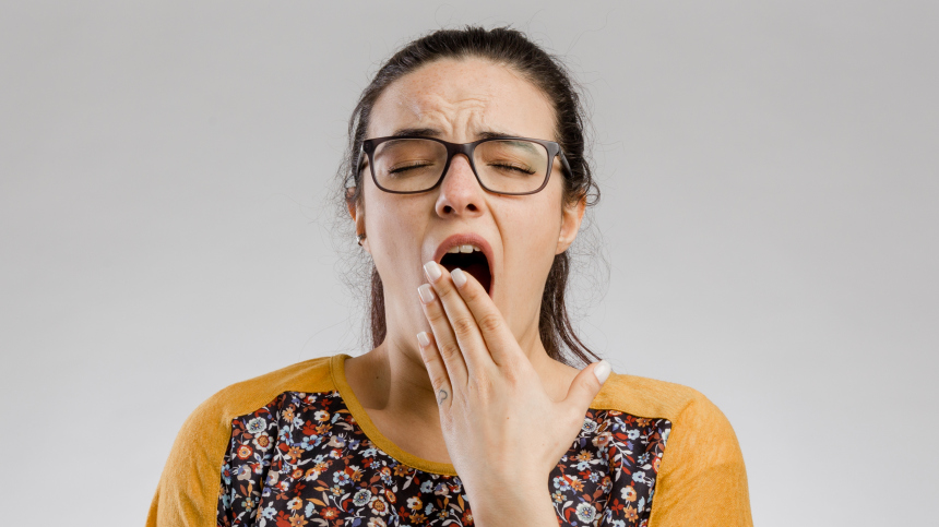 Можно ли сломать шею при зевании