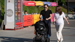 Десять триллионов рублей направят на поддержку семей с детьми